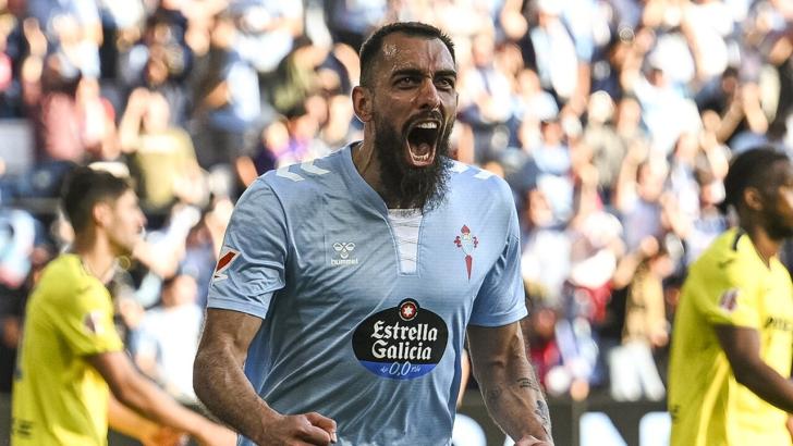 Borja Iglesias celebrates a goal for Celta Vigo